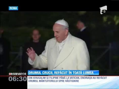 Milioane de creştini au păşit aseară pe Drumul Crucii