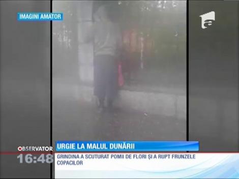 O furtună cu grindină a ţinut astăzi sub asediu oraşul Galaţi