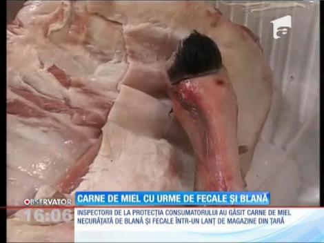 Carne de miel cu blană şi urme de fecale