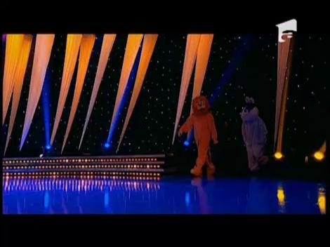 Surpriză de zile mari! Deghizaţi în "ZOOmania", trupa FREAKQUENCY şi-a făcut apariţia la "România Dansează"
