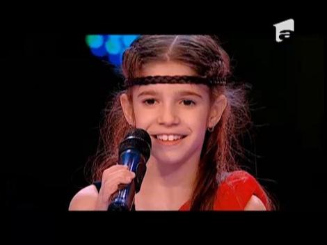 Acesta este schimbul perfect! CRBL o învaţă să stea în cap, ea îl face BALERIN