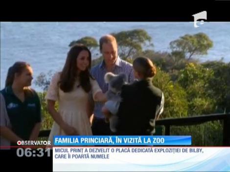 Momente emoţionante la Grădina Zoologică din Sydney! Prinţul George si-a insotit parintii la dezvelirea unei placi comemorativa