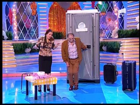 CHEF DE RÂS | Ce să fie, ce să fie? Toaleta publică PIPILICĂ SRL, locul IDEAL pentru stat la discuții! SĂ TE ȚII!!!
