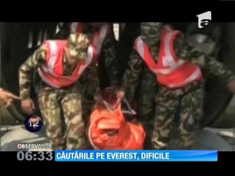 Căutările continuă pe Everest