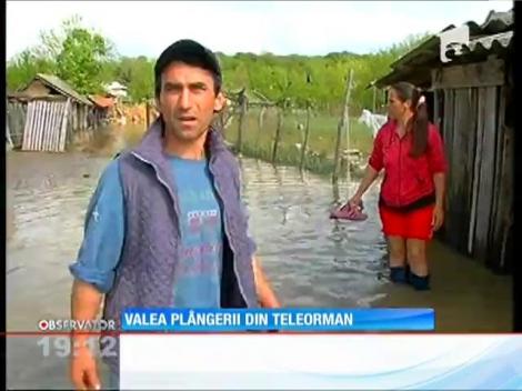 UPDATE / Premierul Victor Ponta a mers în Teleorman, judeţul cel mai afectat de inundaţii
