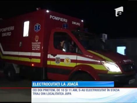 Doi copii din judeţul Caraş-Severin s-au electrocutat după ce s-au urcat pe un vagon de cereale
