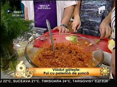 Reţeta lui Vlădutz: "Pui cu pelerină de şuncă"