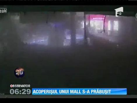 Imagini şocante în Polonia! Acoperişul unui mall s-a prăbuşit din senin