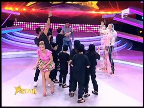 Nu numai el face farse! Trupa "The Clique" l-a făcut praf pe Dan Negru!