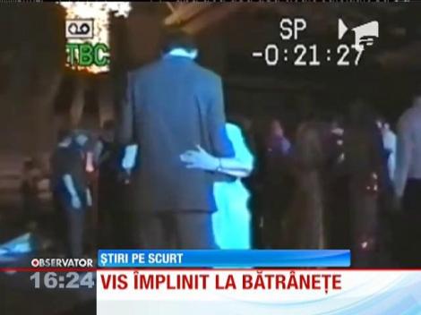 Parteneră la un bal de absolvire, la 89 de ani!