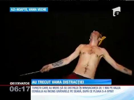 Vama nu doarme! Tinerii au transformat toată plaja într-un imens ring de dans