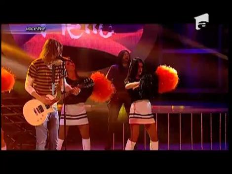 Kurt Cobain - ”Smells like teen spirit”. Vezi transformarea lui Alex Mațaev la Te cunosc de undeva!