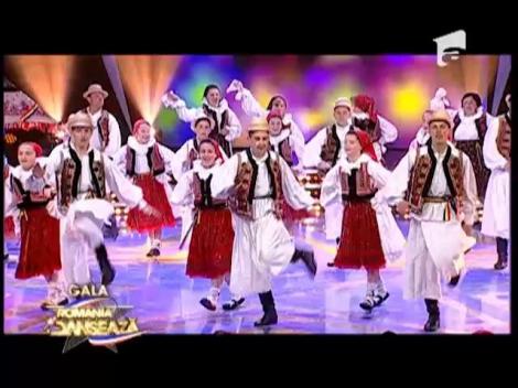 Dansul ansamblului ”Zestrea Budureșii”