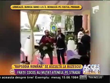 Au ascultat "Rapsodia Romana" la o nuntă în mijlocul străzii!