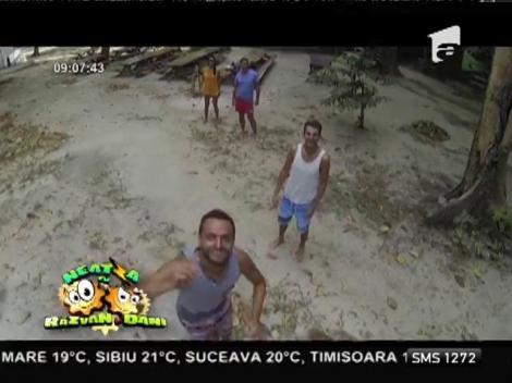 Răzvan şi Alex, vacanţă în jurul lumii