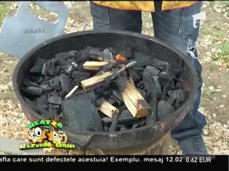 De 1 Mai, "Dezgustătorii" au făcut grătar în faţa Casei Poporului