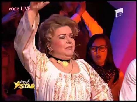 Delia Andrei c&acirc;ntă "Hora din Moldova" - Nelly Ciobanu