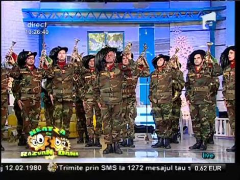 Fanfara Bersaglieri Military Band cântă la "Neatza"
