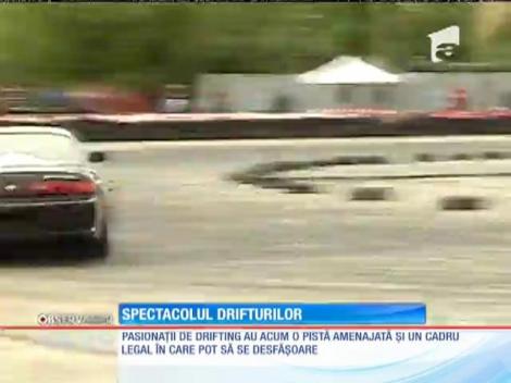 Pasionaţii de drifting au făcut senzație pe o pistă amenajată, în Capitală