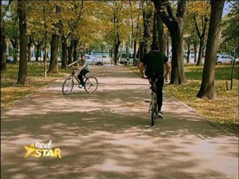 Pepe, exercitii dificile pe bicicleta