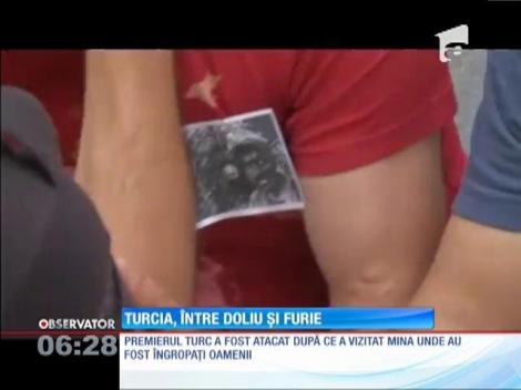 Premierul turc a fost atacat după ce a vizitat mina unde au murit aproape 300 de oameni