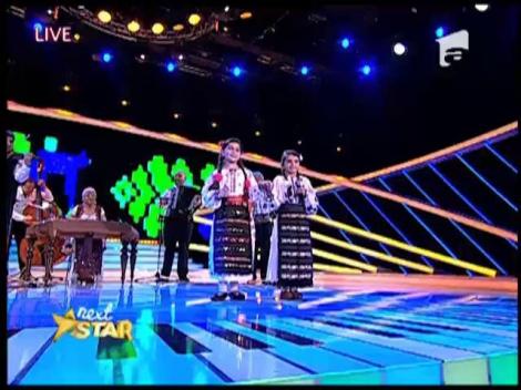 Laura și Melinda reprezintă cu mândrie Gorjul