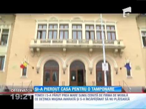 Un accident uşor i-a distrus viaţa! O femeie a plătit cu casa, după ce a tamponat uşa unei dube de marfă
