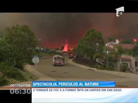 O tornadă de foc s-a format într-un cartier din San Diego