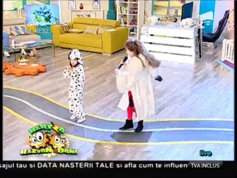 Sunt de-o șchioapă, dar senzaționale: Anastasia şi Ştefania Ivanov, două fetițe desprinse din povești!