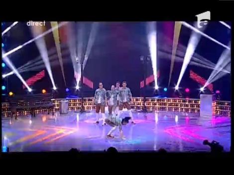 Nebun de bune! Auriu la masa juriului pentru fetele de la JINX