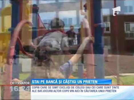 Stai pe bancă şi câştigi un prieten