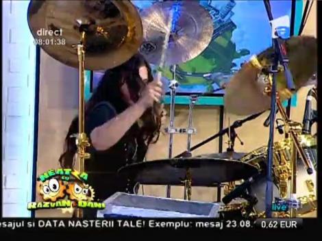 Flavius Hosu cântă și încântă: Fostul concurent de la ”Next Star” face senzație alături de trupa Phoenix