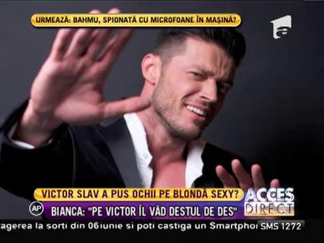 Victor Slav a pus ochii pe o blondă sexy!