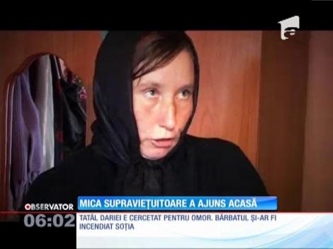UPDATE / Fetița născută de femeia arsă chiar de soțul ei a ajuns acasă