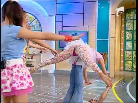 Roxana Ionescu face "avionul" la Neatza!