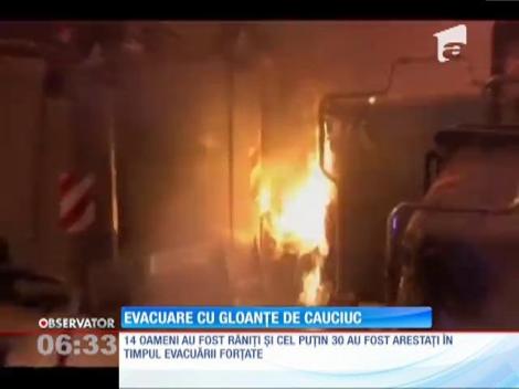 Lupte violente într-un cartier din Barcelona