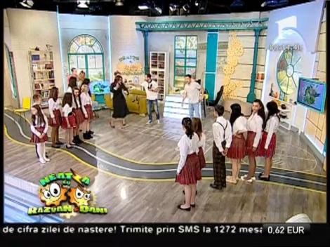 Nico joacă Şotron la Neatza