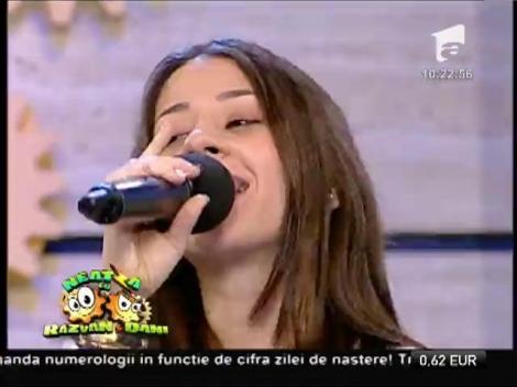 Nicole Cherry sărbătoreşte Ziua Copilului pe scenă