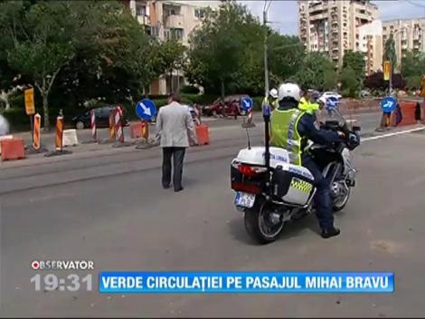Primul pod al pasajului Mihai Bravu a fost deschis traficului