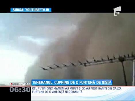 O furtună violentă de nisip a provocat moartea a cel puţin cinci persoane, la Teheran