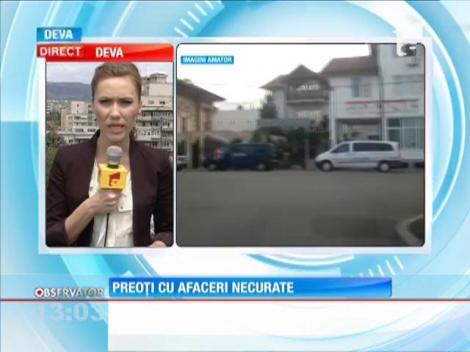 Doi preoţi, acuzaţi că au făcut bani necuraţi