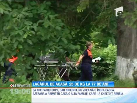 La 77 de ani, o femeie cântăreşte cât un copil - 25 de kilograme!