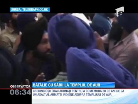 Bătaie cu săbii între credincioşii sectei Sikh din India