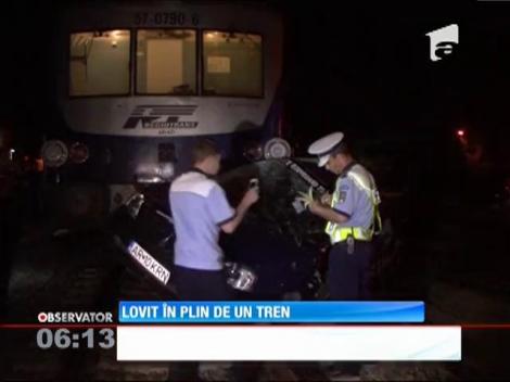 Un șofer a fost la un pas să își piardă viața pe o cale ferată din Arad