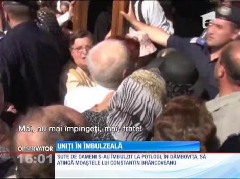Sute de credincioşi s-au luptat ca să ajungă la Moaştele lui Constantin Brâncoveanu