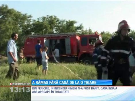 O familie de lângă Hârlău a rămas fără casă de la o țigare