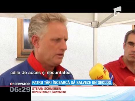 Patru ţări încearcă să salveze un geolog blocat intr-o peştera