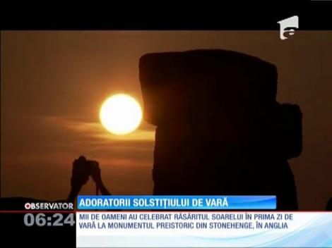 Mii de oameni au sărbătorit răsăritul de vară