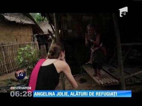 Angelina Jolie, alături de refugiați