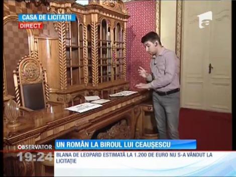 Biroul lui Nicolae Ceauşescu a fost vândut cu 55.000 de euro!